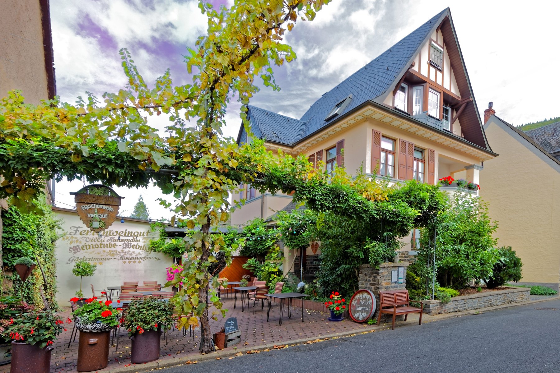 Urlaub im Ferienweingut Villa Hausmann an der Mosel Urlaub im Ferienweingut Villa Hausmann an der Mosel