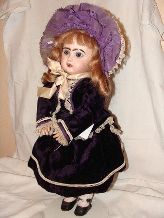 ancienne poupee de mode PARISIENNE jumeau ? gaultier ? bru ? corps peau