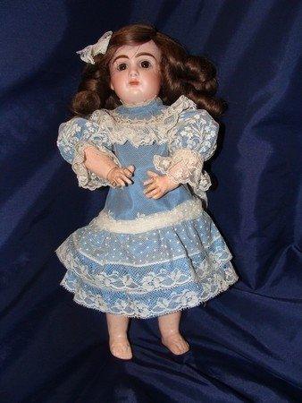 JOLIE ROBE ANCIENNE POUR POUPEE ANCIENNE / TBE