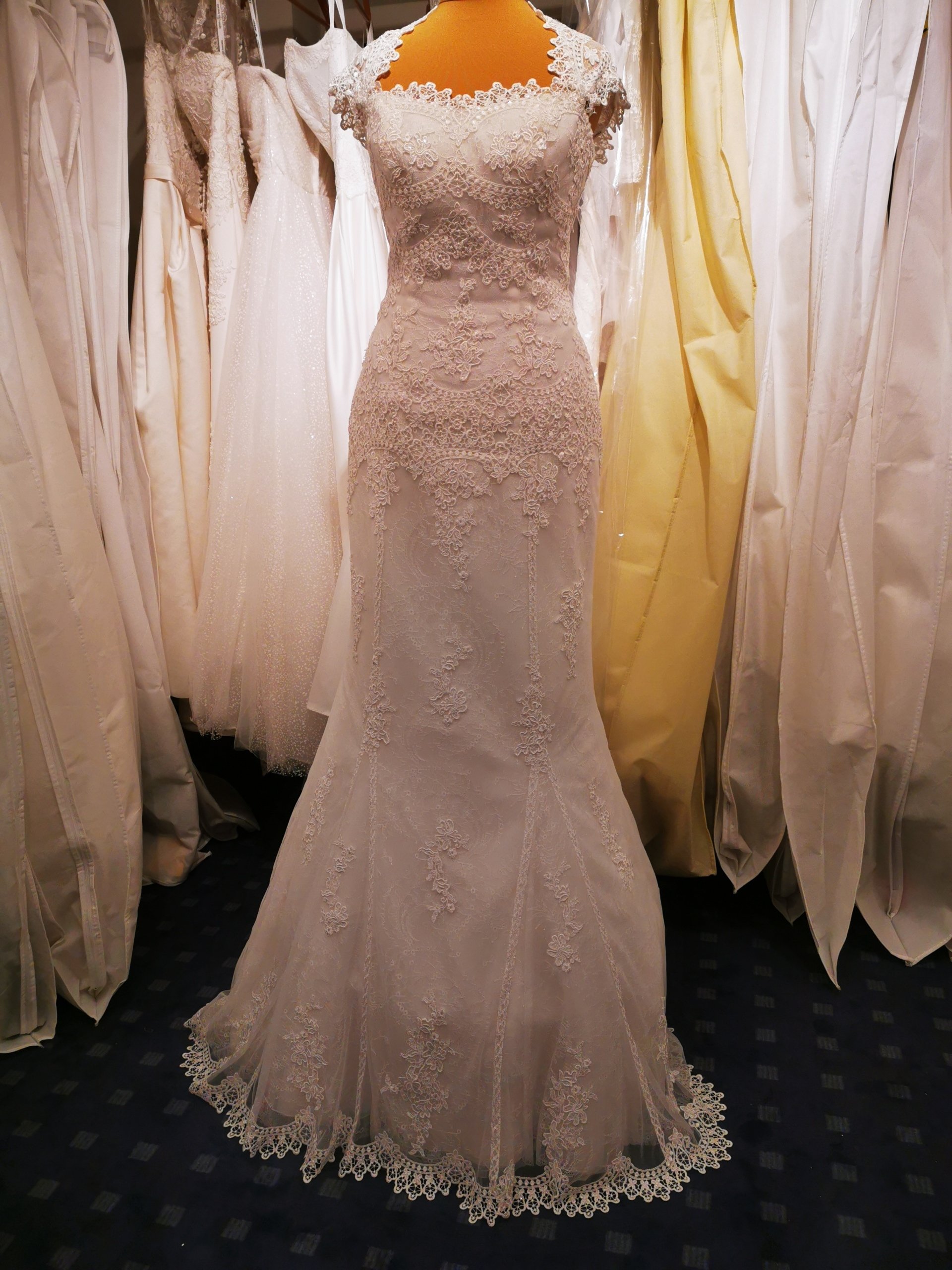 Unsere Second Hand Brautkleider