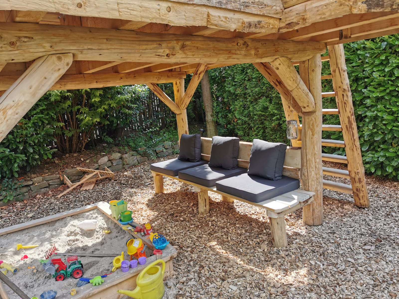 Pflanzholz Gartenmöbel - Holzmöbel für den Außenbereich