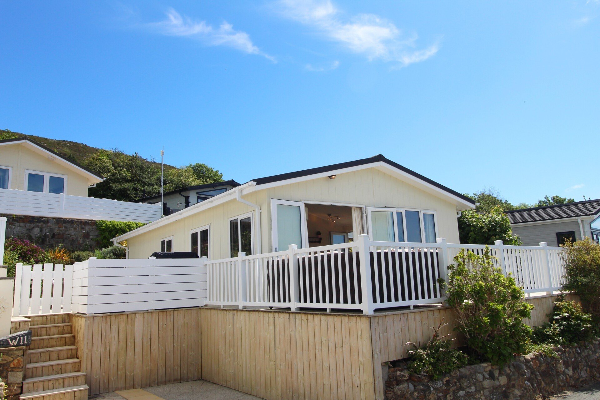 Abersoch Chalet W11 Tal y Fan The Warren indoor/outdoor pools