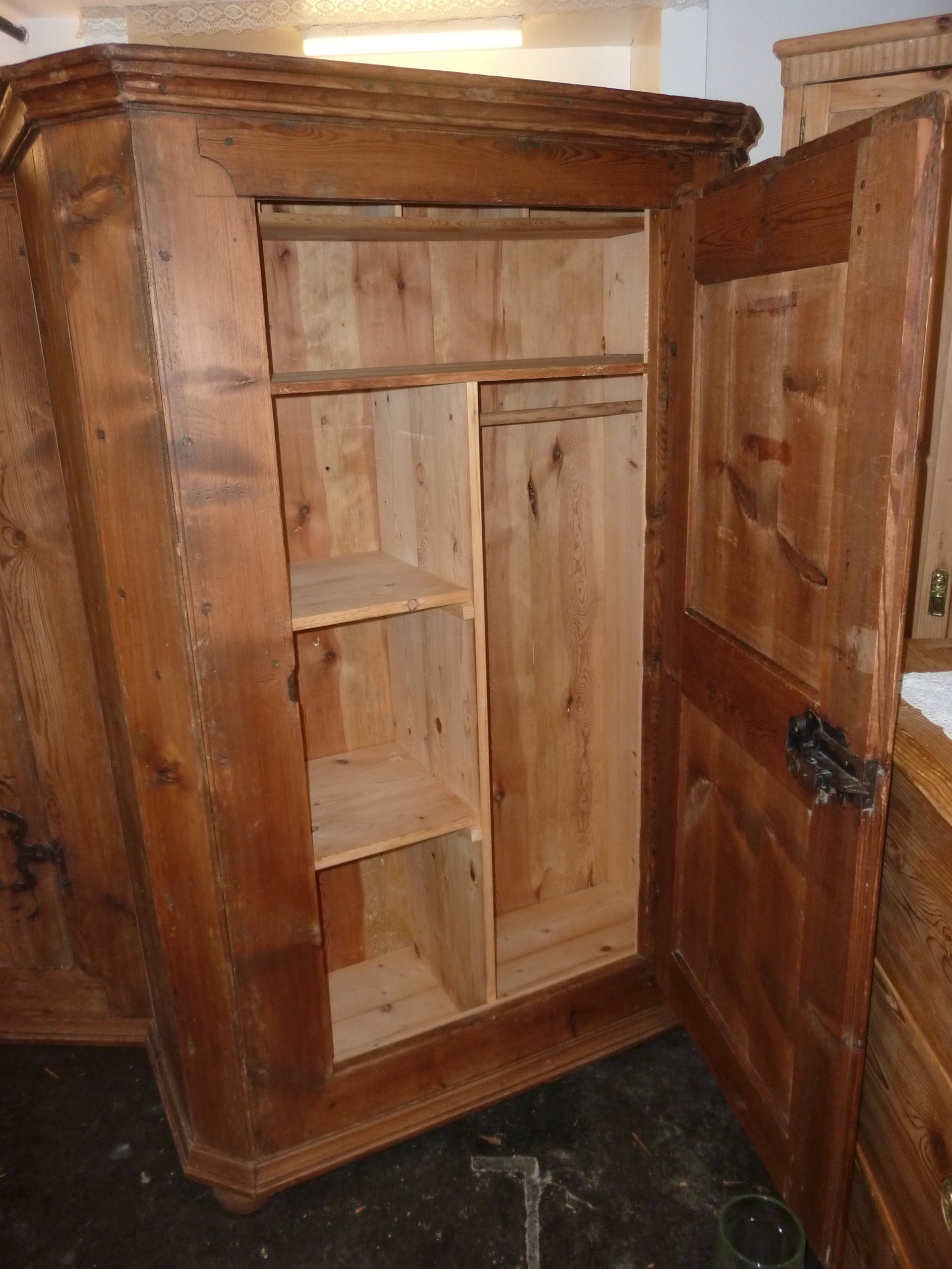 Antike Bauernschränke, antike Bauernkästen