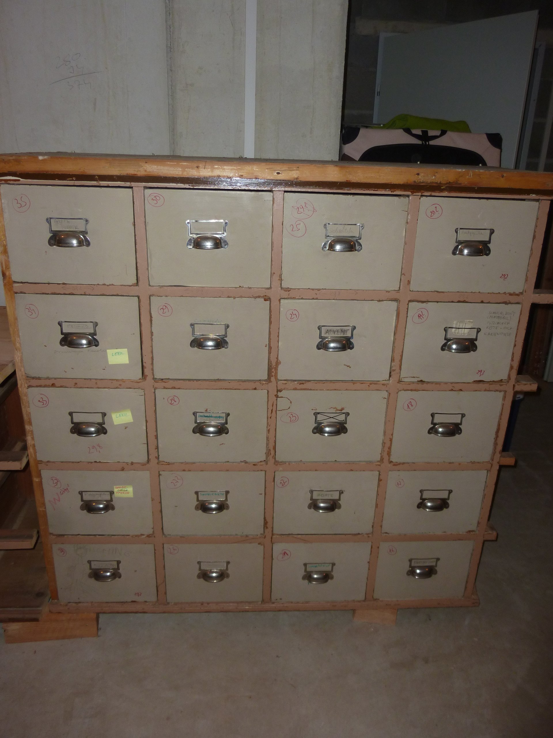 Antike Kommoden, antike Bauerntruhen