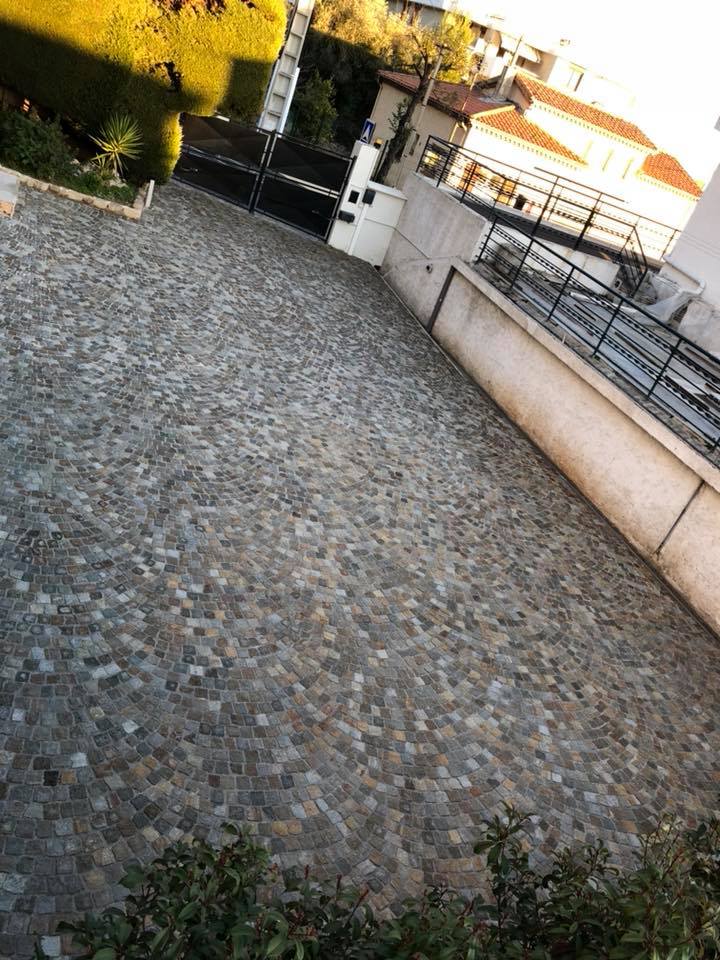 Allée pavée