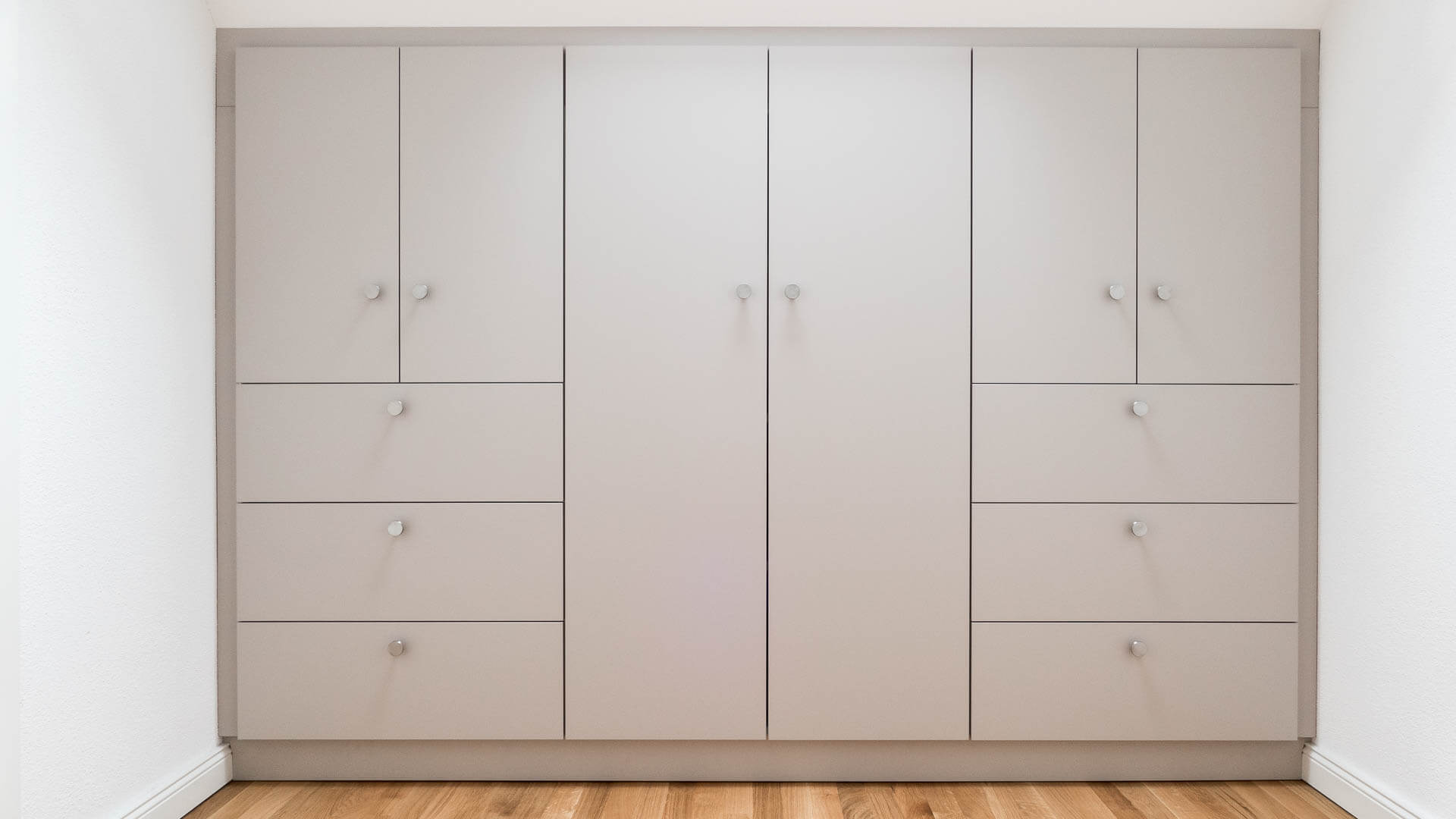 Schlafzimmer und Ankleiden