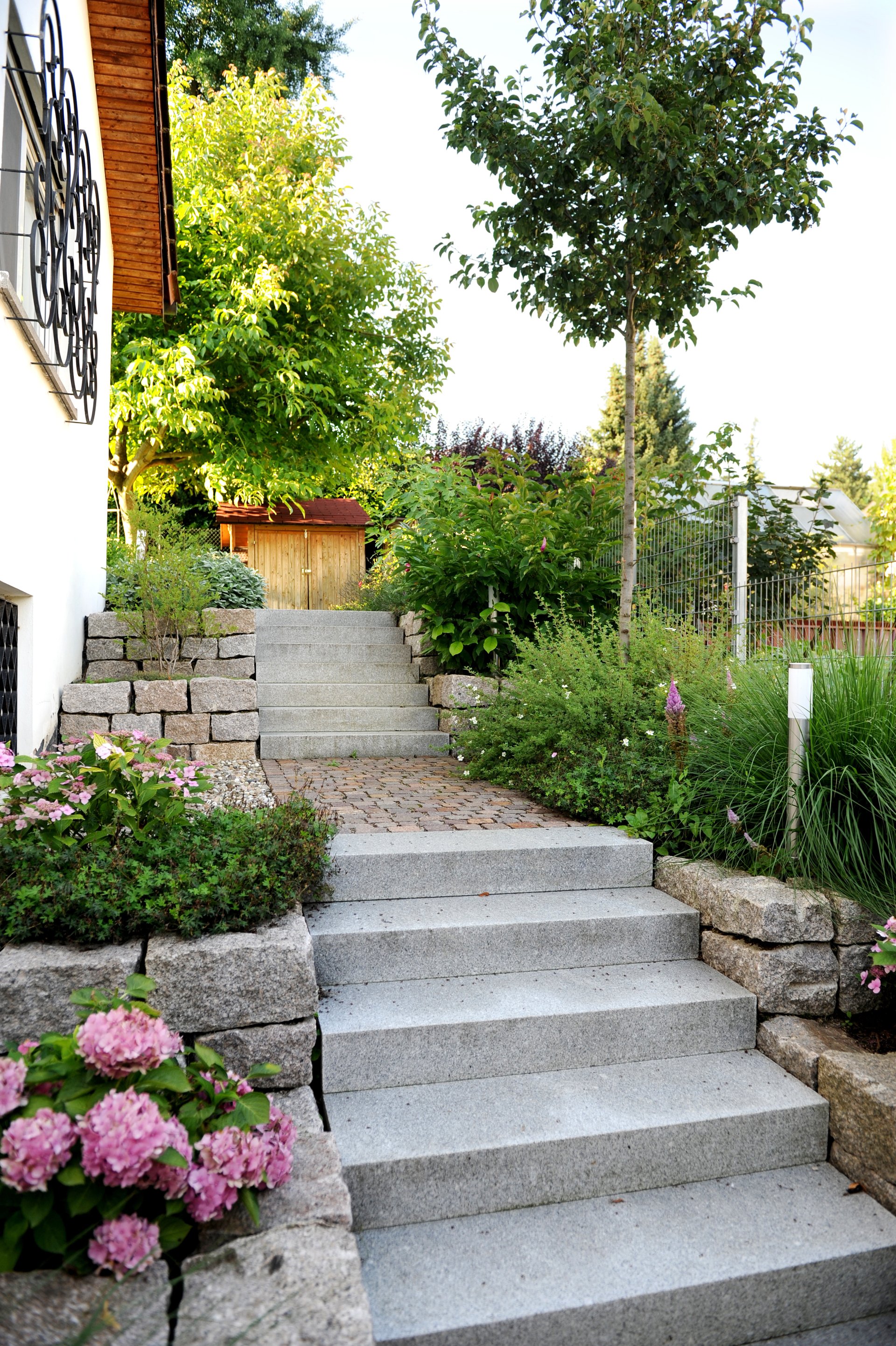 Garten mit Treppenanlage