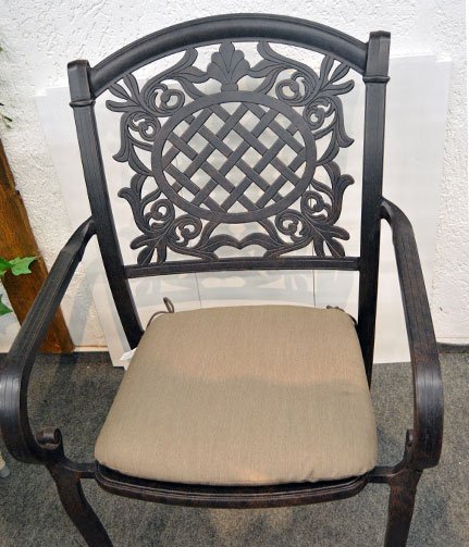 Auf Gartenmöbel aus Alu Guss sitzen Sie wie ein König...