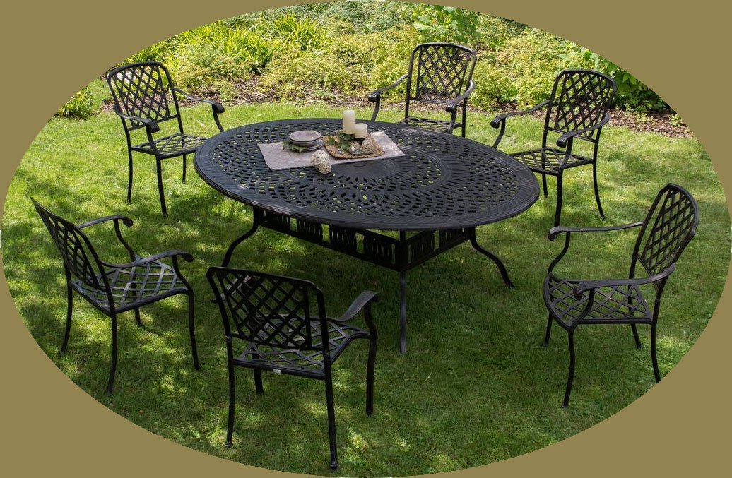 Auf Gartenmöbel aus Alu Guss sitzen Sie wie ein König...