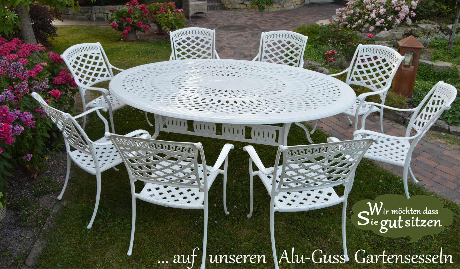 Weiße Aluguss Gartenmöbel haben Stil, sind wetterfest, bequem, leicht