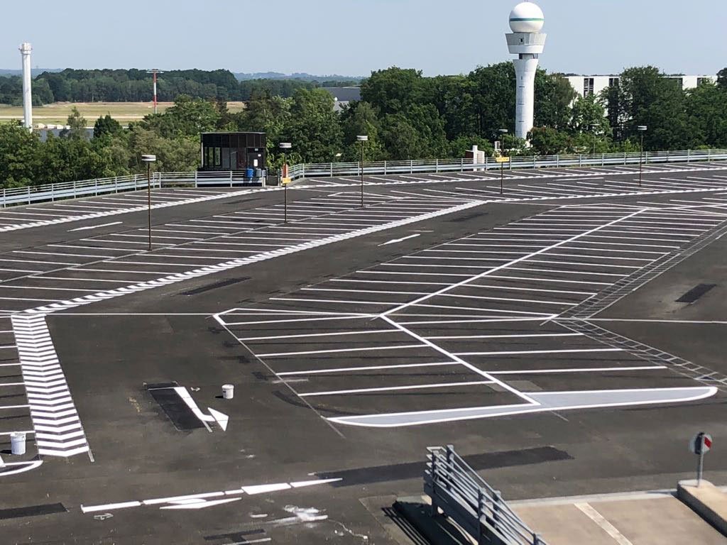 Neue Parkflächenmarkierung für den Hannover Airport