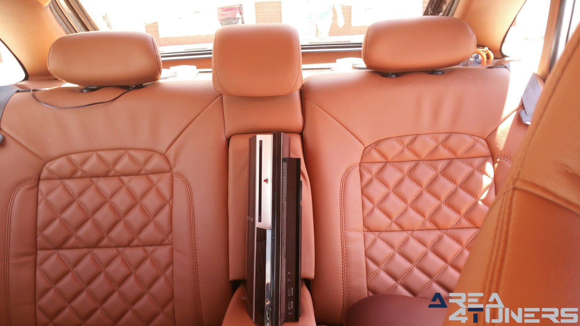 REPORTAJE-COCHE-TUNING-AREA4TUNERS-Renault-Laguna-Artesania-Plastico