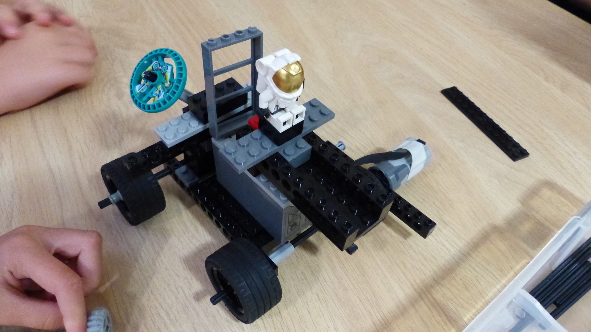 Design and technology workshop for schools. KS2 Maths. Lego Robot.