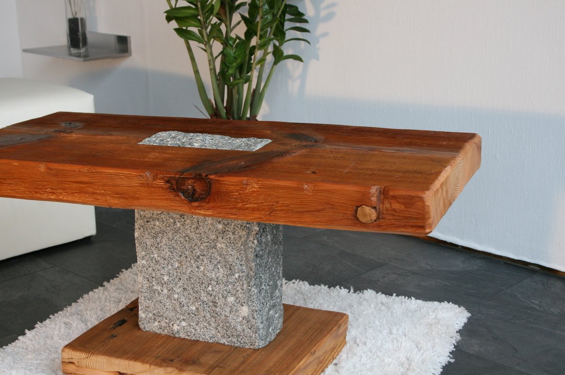 Couchtisch Granit | Massivholzmöbel aus Altholz von woodesign