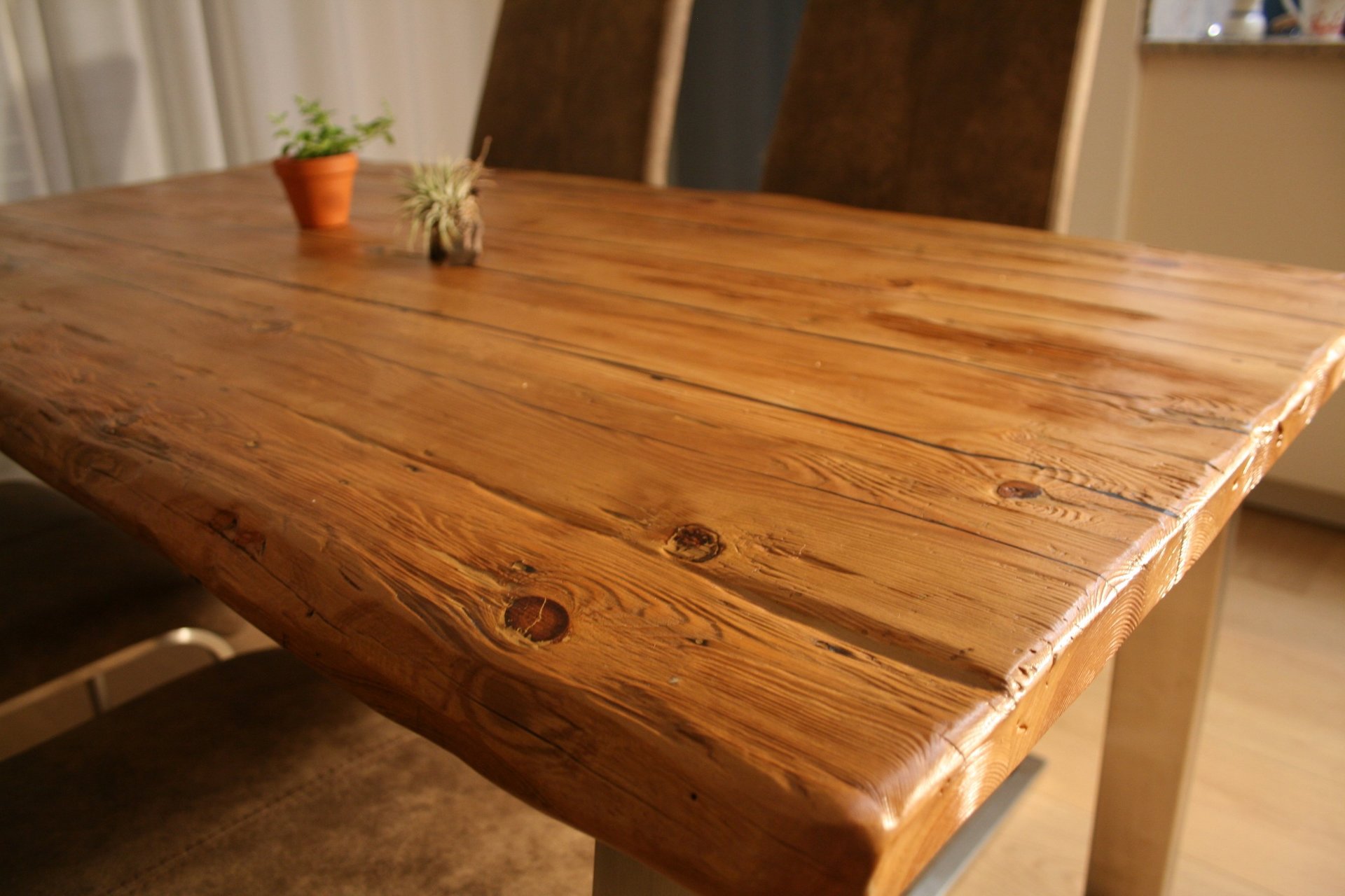 Esstisch Kontrast | Massivholzmöbel aus Altholz von woodesign