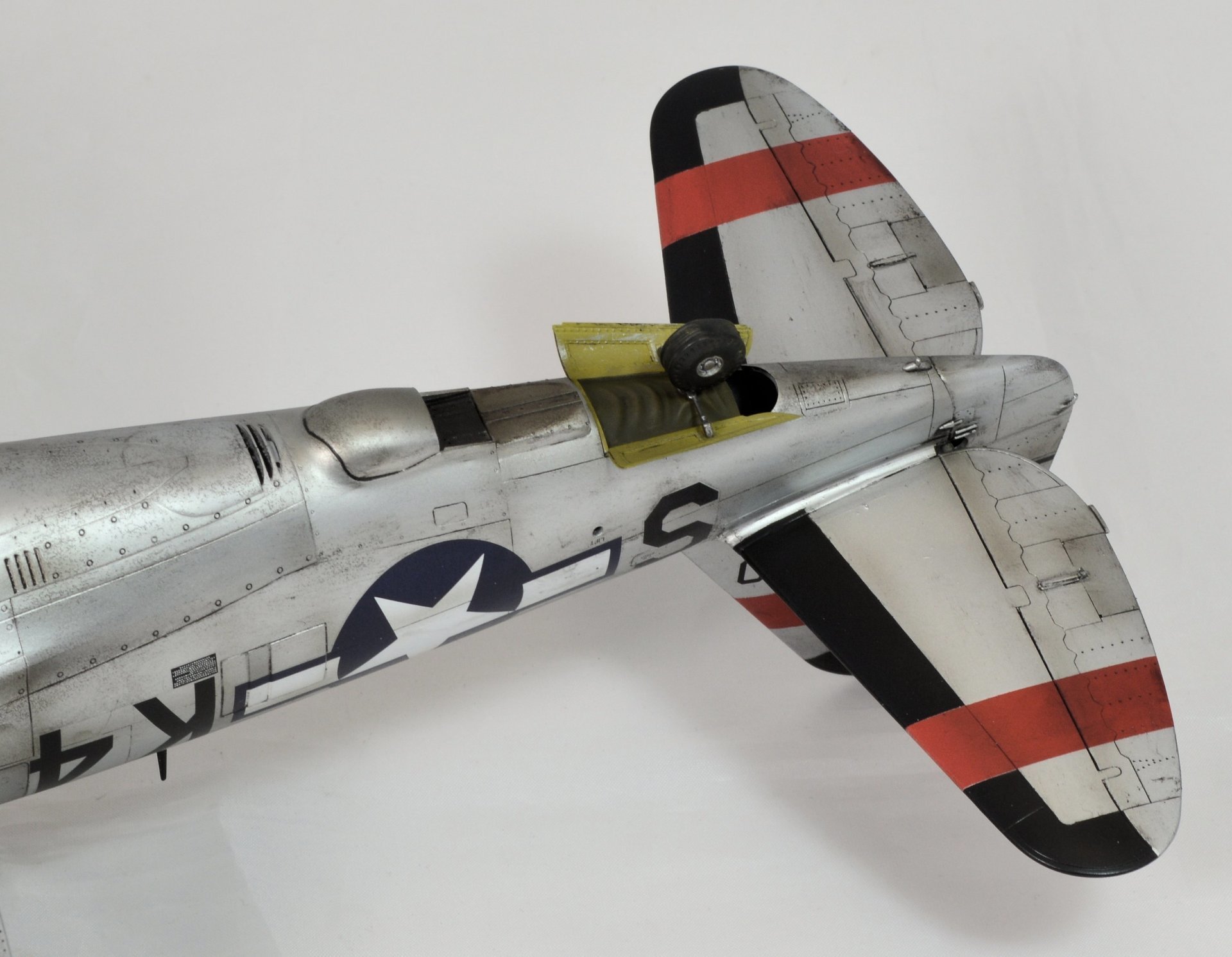 Kit Modèle Avion Géant Guillow's P-47D Thunderbolt - Échelle Grande, Modèle En Bois à Construire | Référence GUI-1001