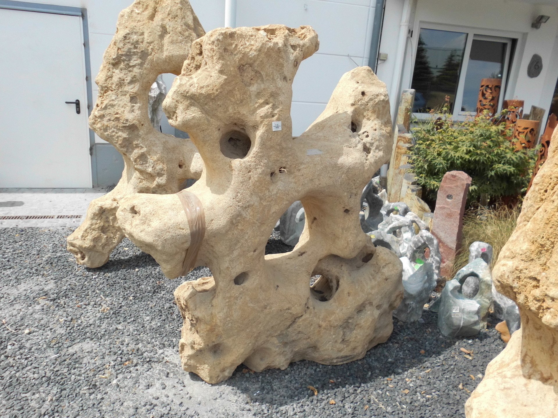 Naturnahe Gartengestaltung - Findlinge, Wasserspiele, Monolithen etc.