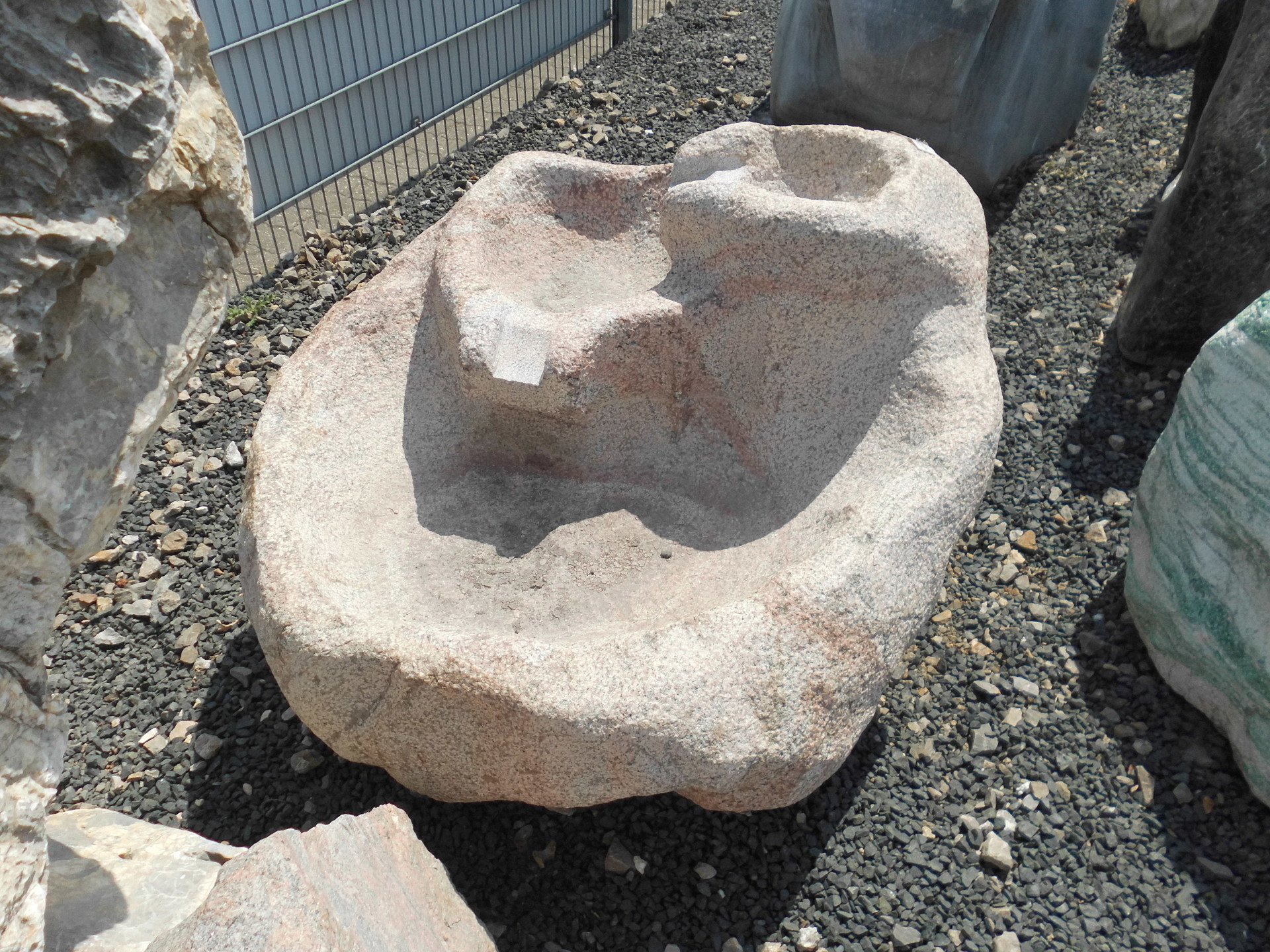 Naturnahe Gartengestaltung - Findlinge, Wasserspiele, Monolithen etc.