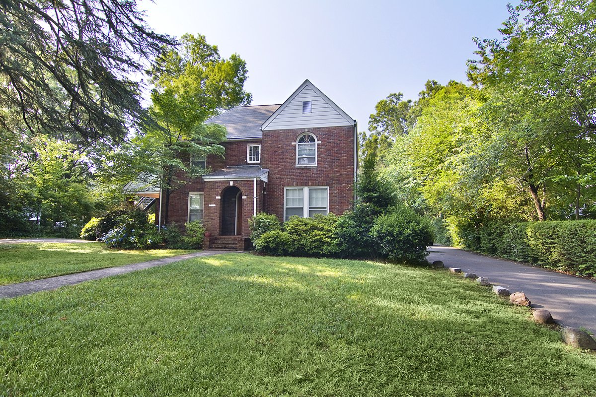 Zalecki Real Estate Apartments and Offices For Rent