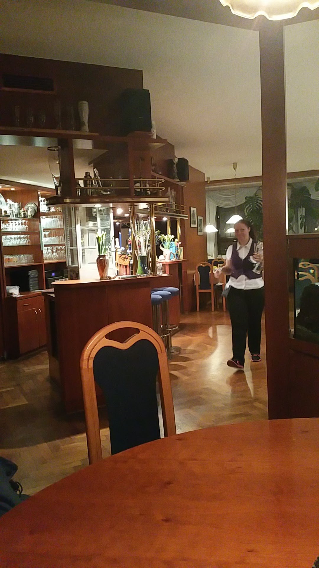 Gasthof Hermsdorf - Restaurant, Gasthaus und Essen bestellen