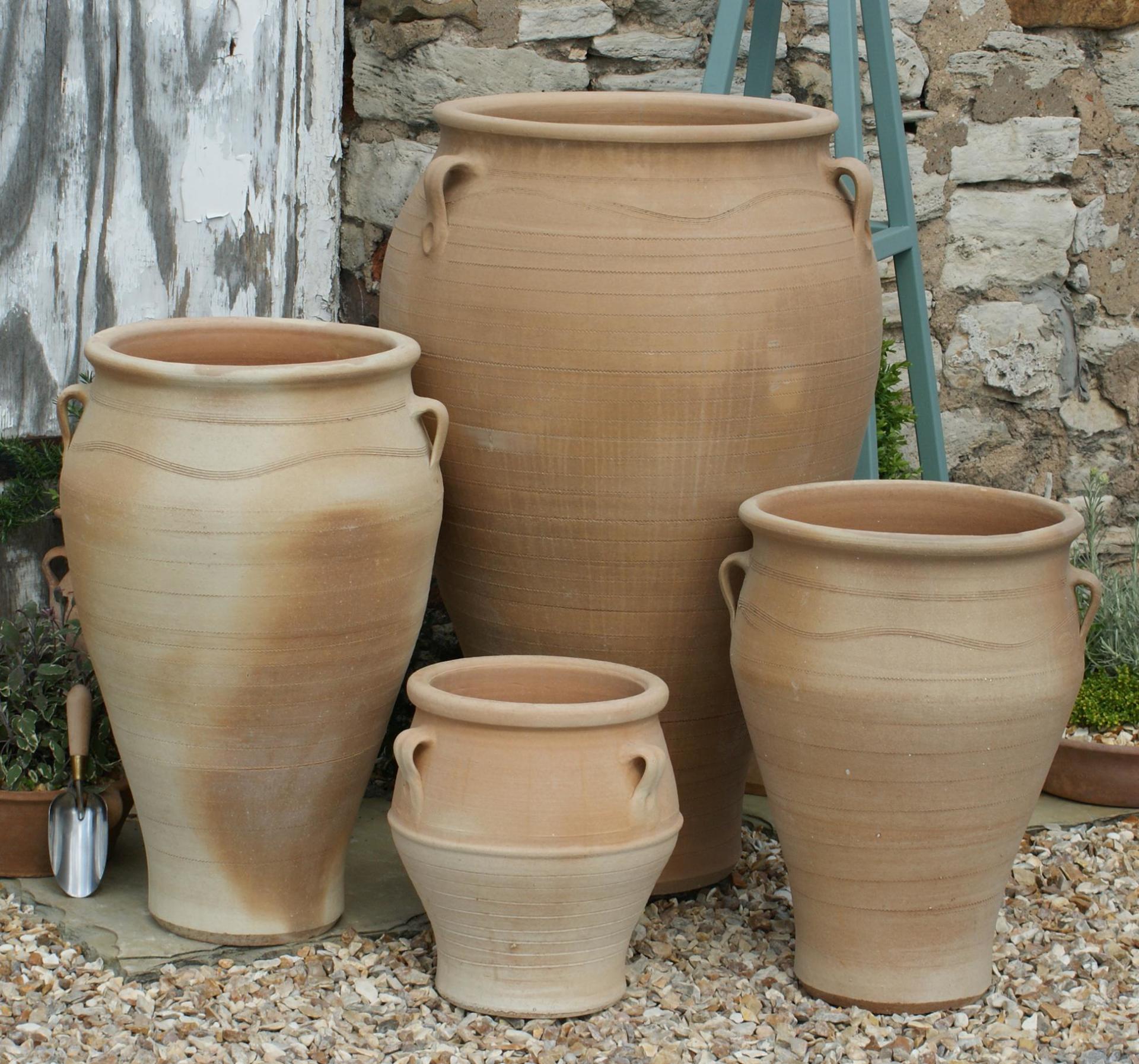 Oreya Cretan pots. Frost proof terracotta pots and planters.