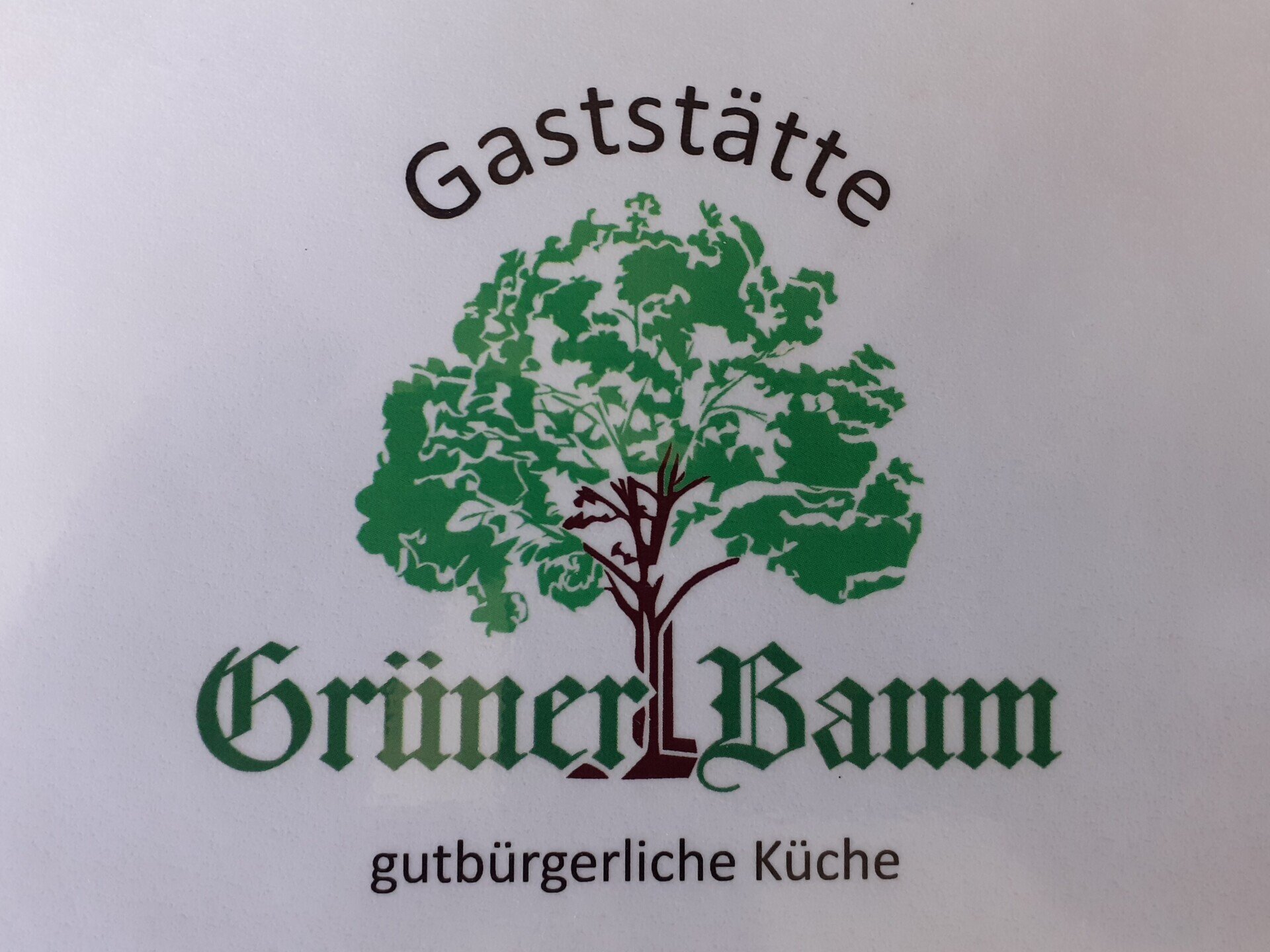 gaststätte grüner baum neben kapelle