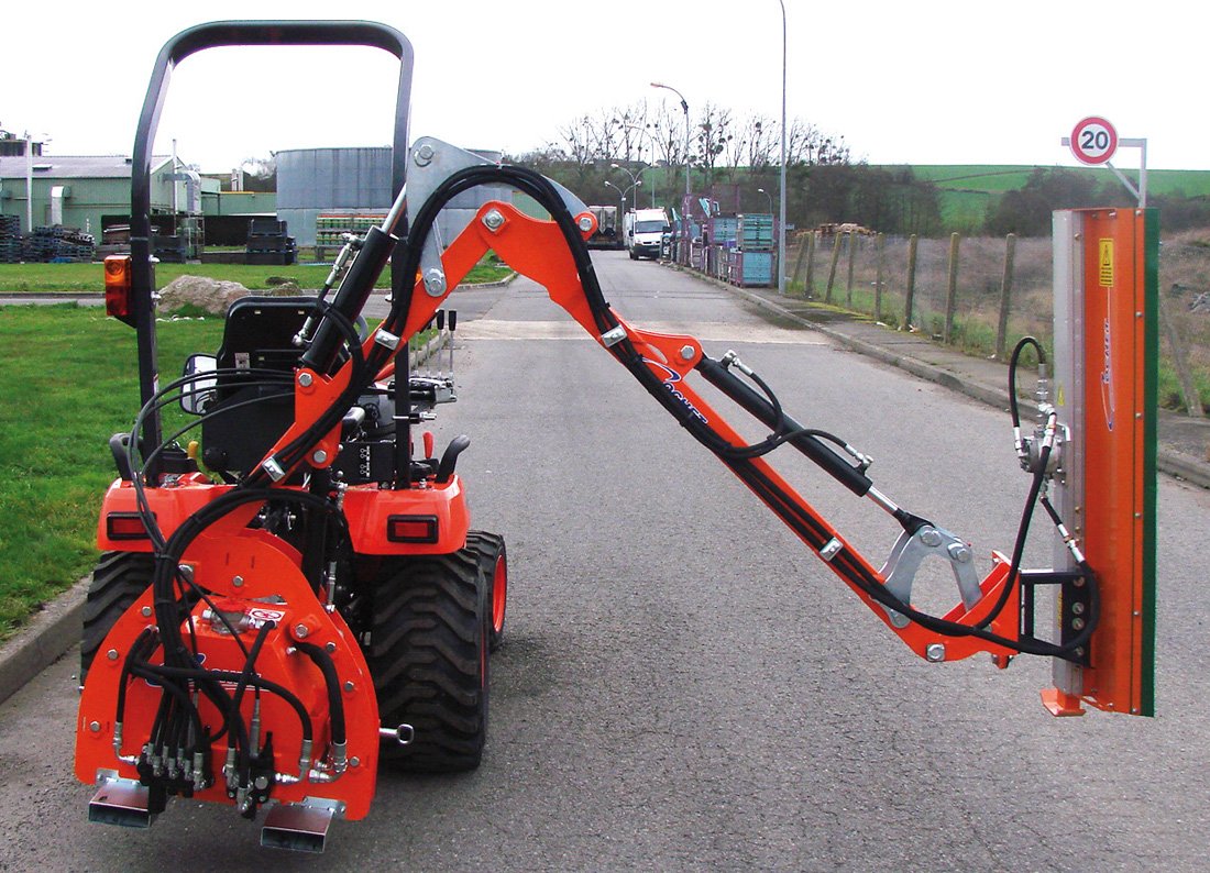 Taille haie hydraulique adaptable sur micro tracteur ou tracteur