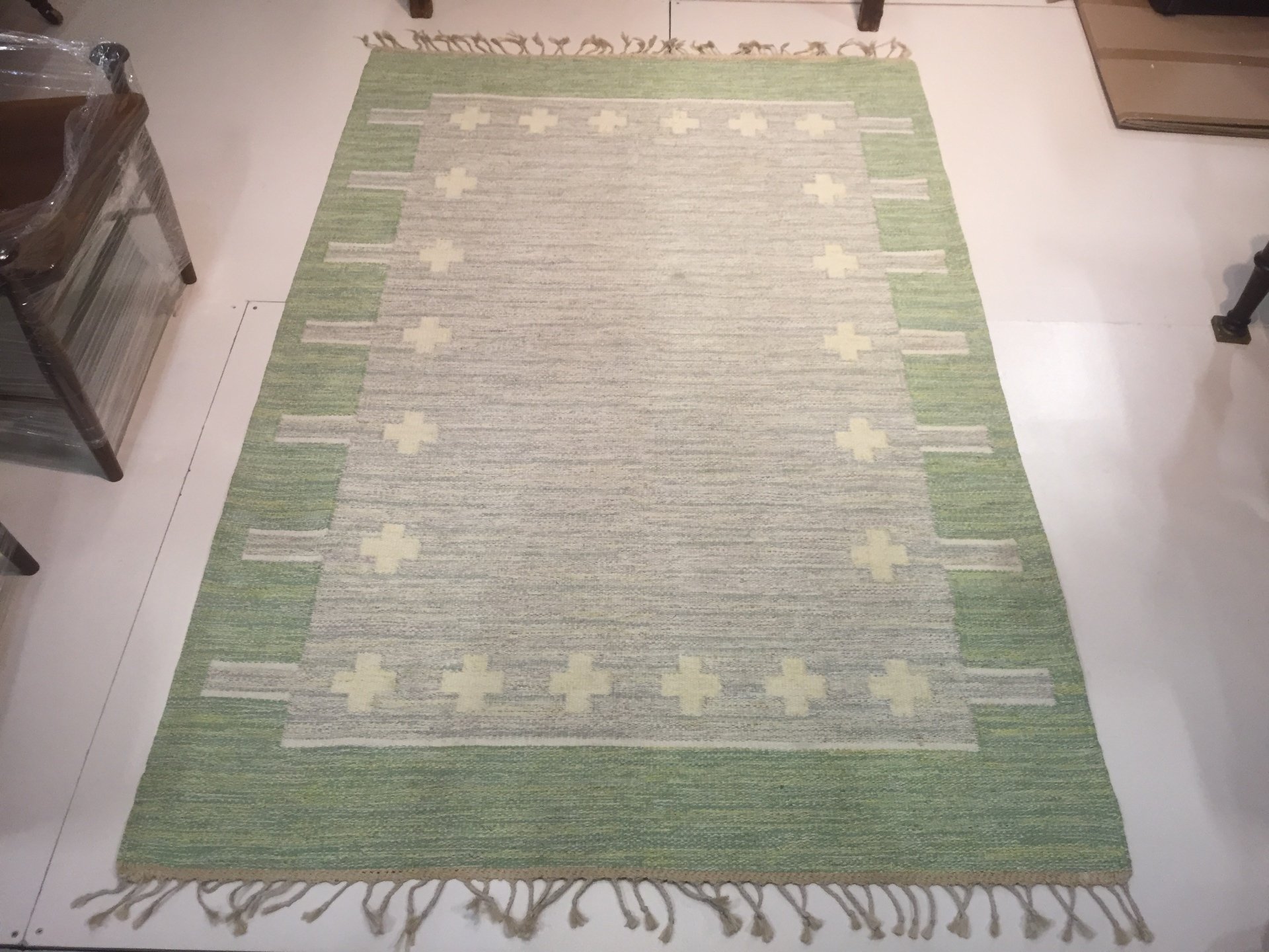 Green and grey Swedish rug