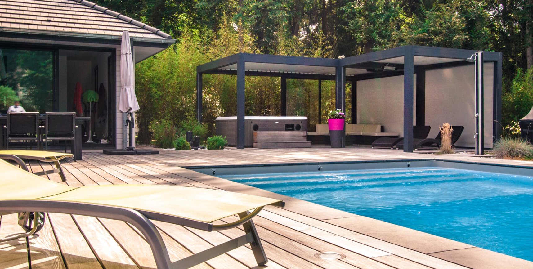 Pergola-Living Berlin: Alu-Terrassenüberdachungen & Lamellendächer