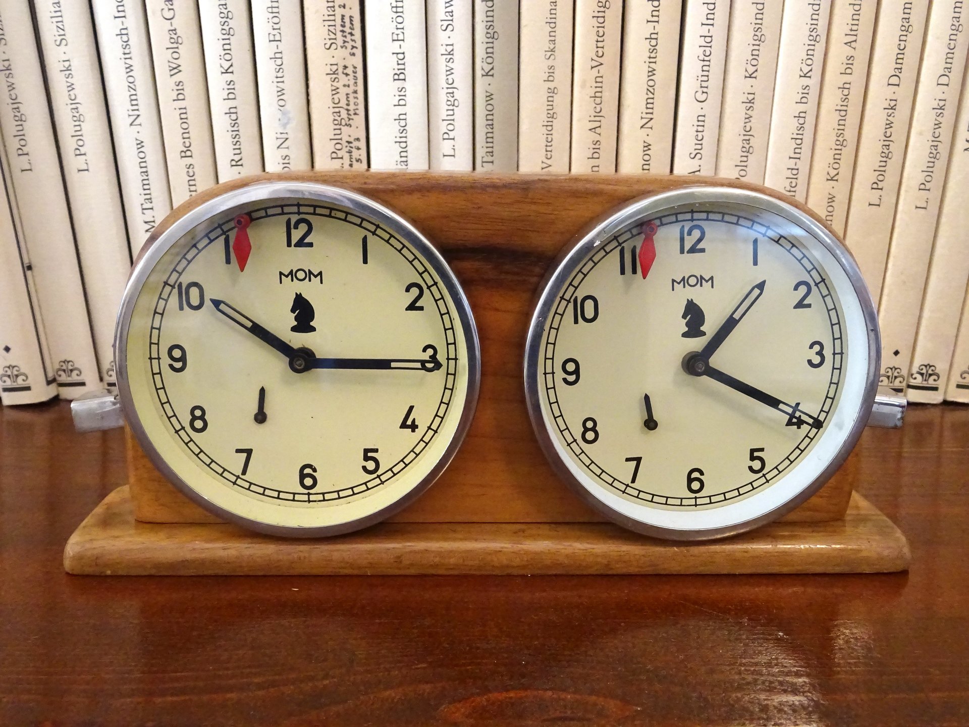 MOM Chess Clock, Hungarian, 19501960