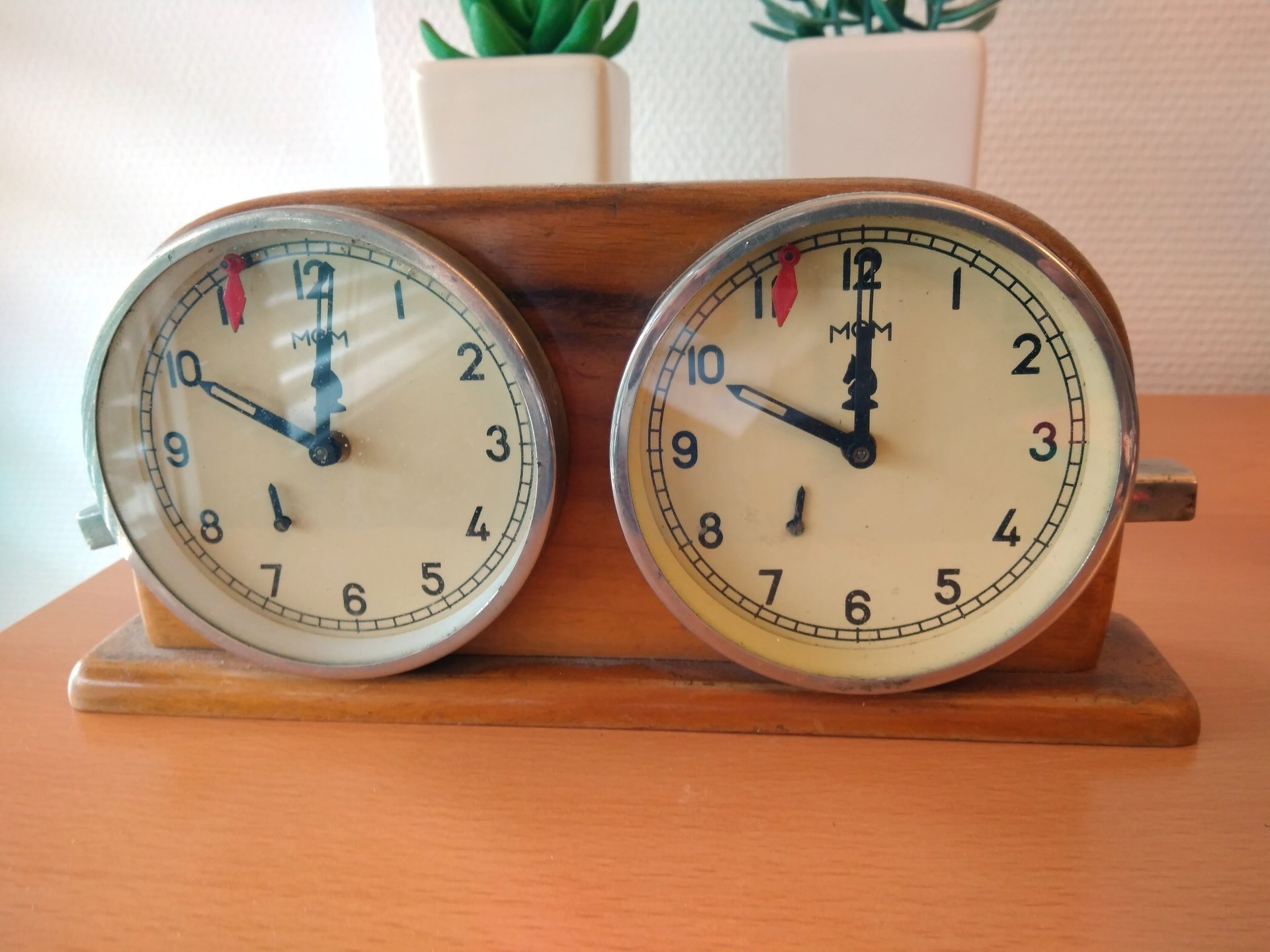 MOM Chess Clock, Hungarian, 19501960