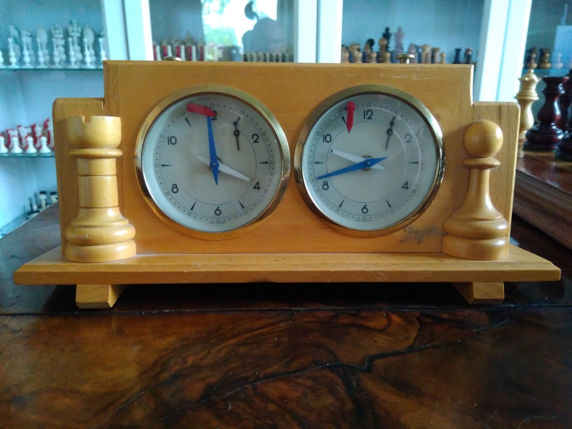 Antique chess clocks, chess timers, Antike Schachuhren