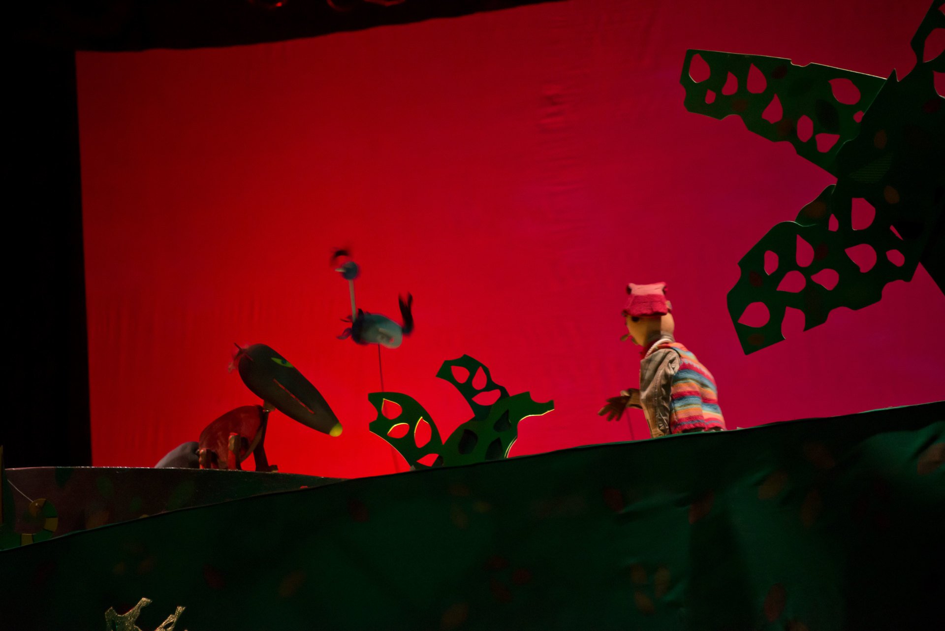 Théâtre De Marionnettes à Doigts Avec Des Personnages De Contes De Fées