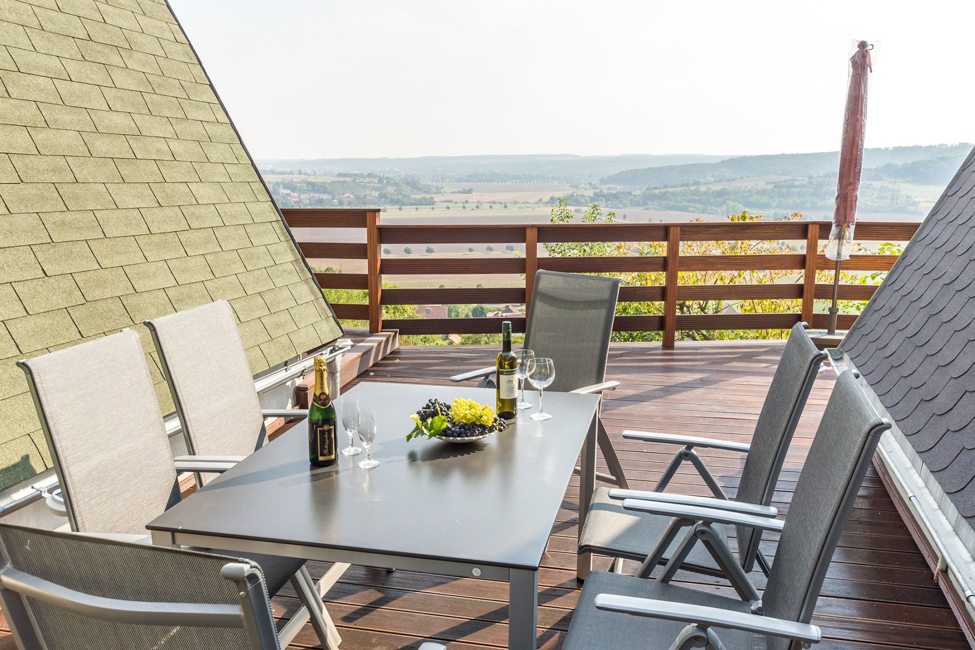 Finnhütten Freyburg Ferienhäuser mitten im Weinberg