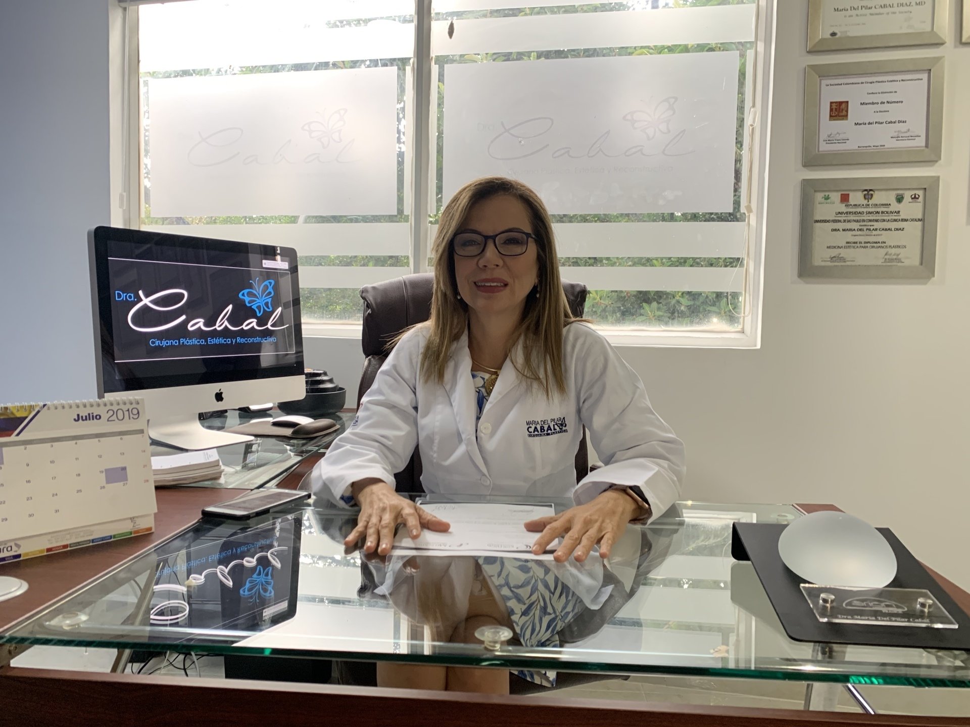 Doctor Maria del Pilar Cabal | cirujana plastica en colombia