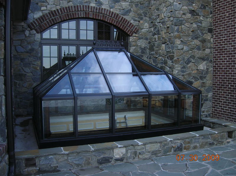 BotanicalGreenhouse.com - Custom Skylights and Rooftop Greenhouses - Custom Skylights For Off-Grid Penthouse Homes