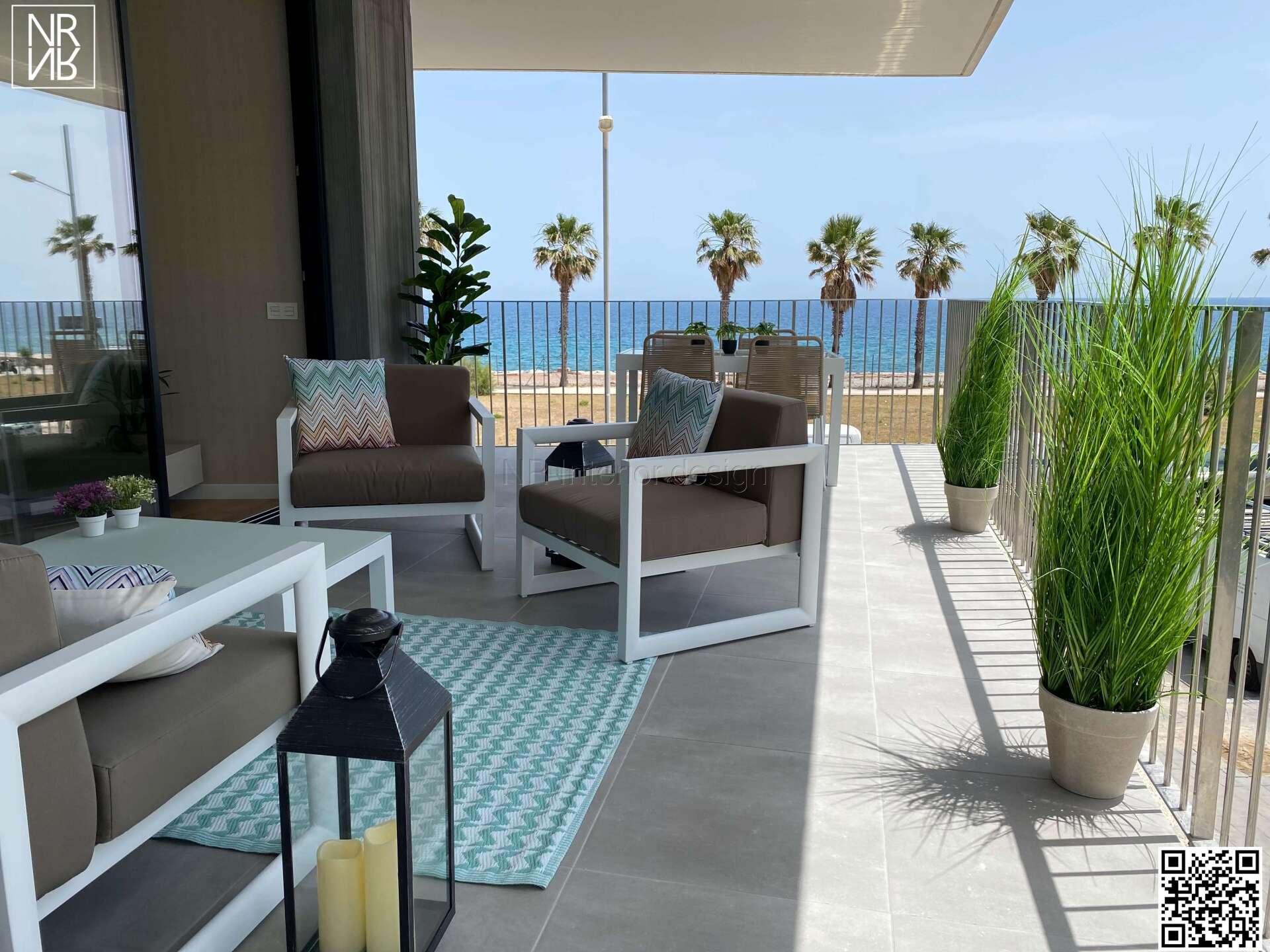 Proyecto integral de diseño de interiores, Suelos, Muebles y armarios.