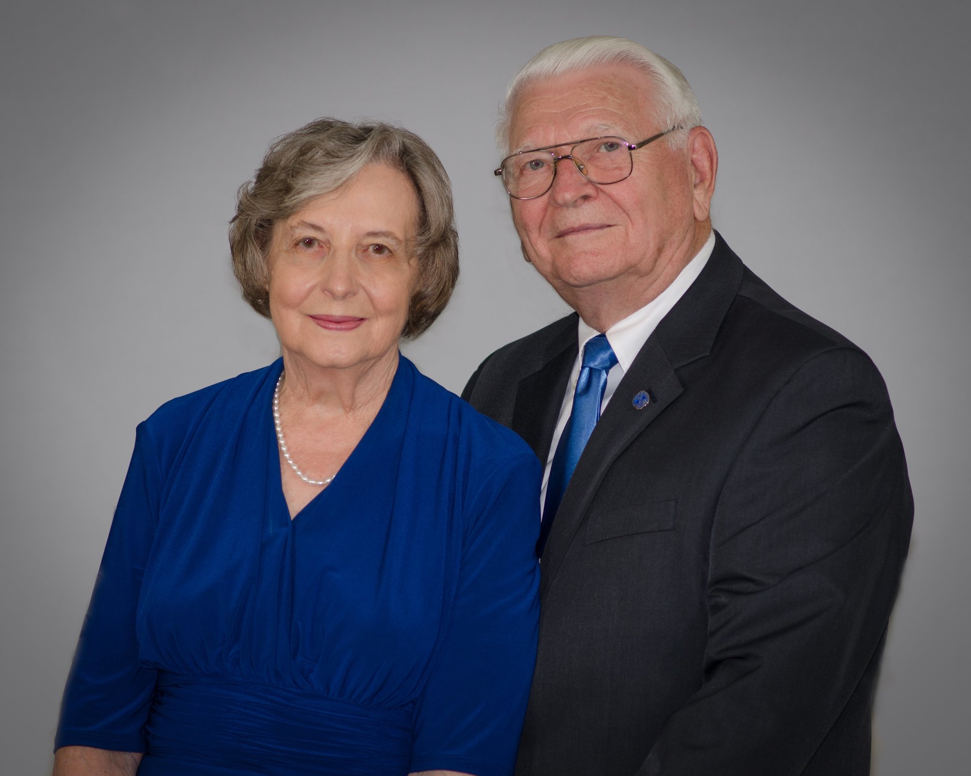 [Relevant Topic] Debate: Mary Burke & Charles Benson (Interview) - 2s46ygs