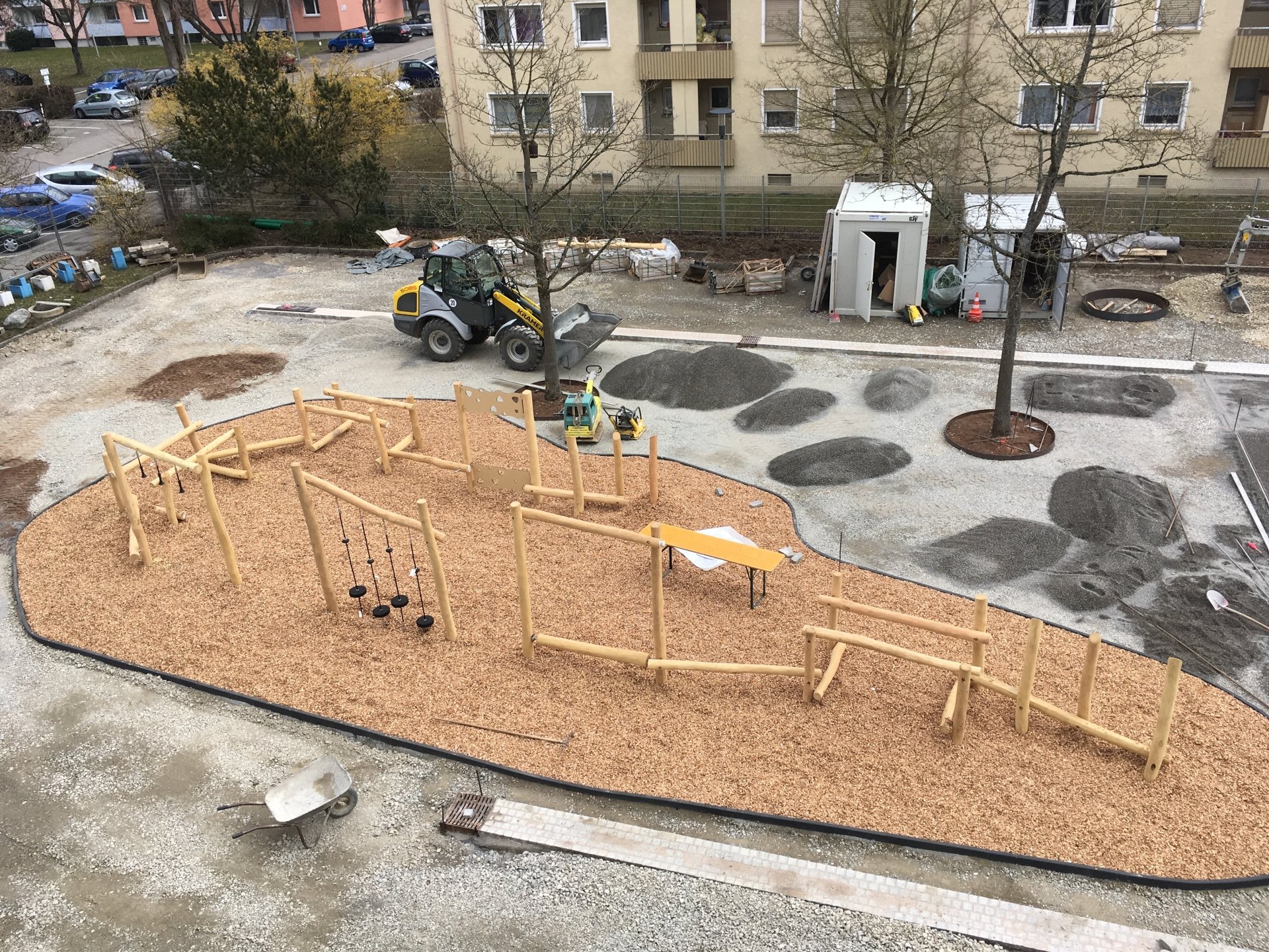 Große Fortschritte auf dem neuen Schulhof