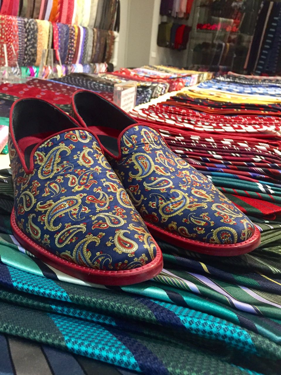 Kooperation Zarini mit Auerbach- Fliege trifft Schuhe!