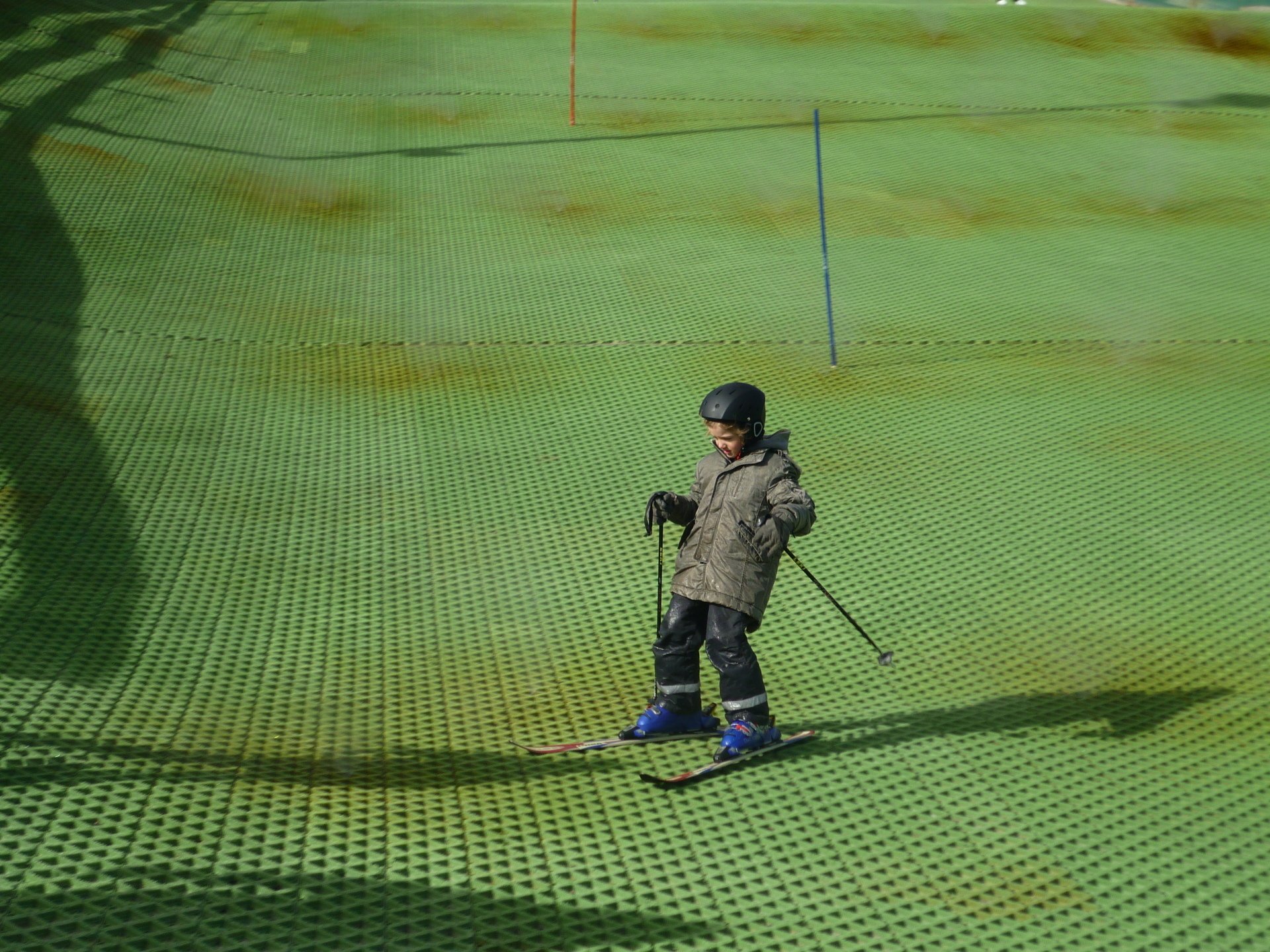 DSDF - ground cover floor for dry ski or tubing resorts