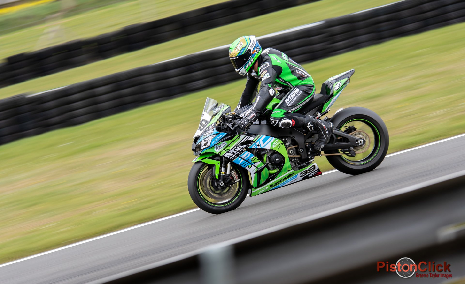 BMCRC at Cadwell Park