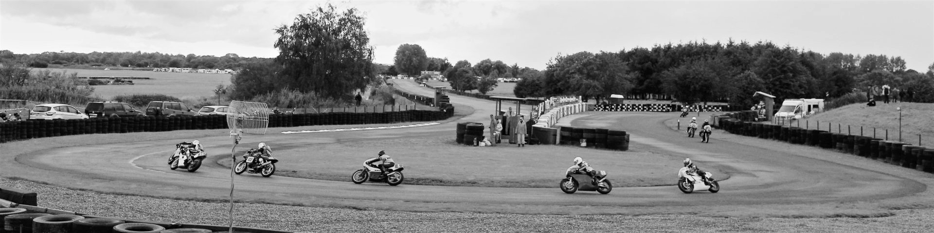 A photographic guide to Three Sisters racing circuit.