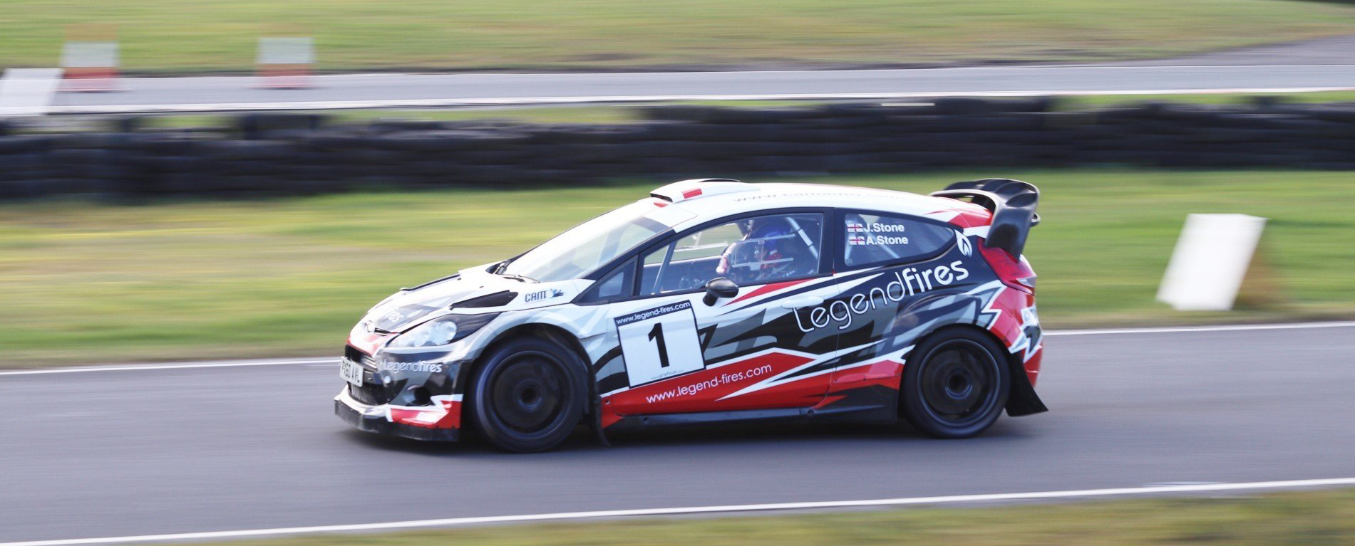 A photographic guide to Three Sisters racing circuit.