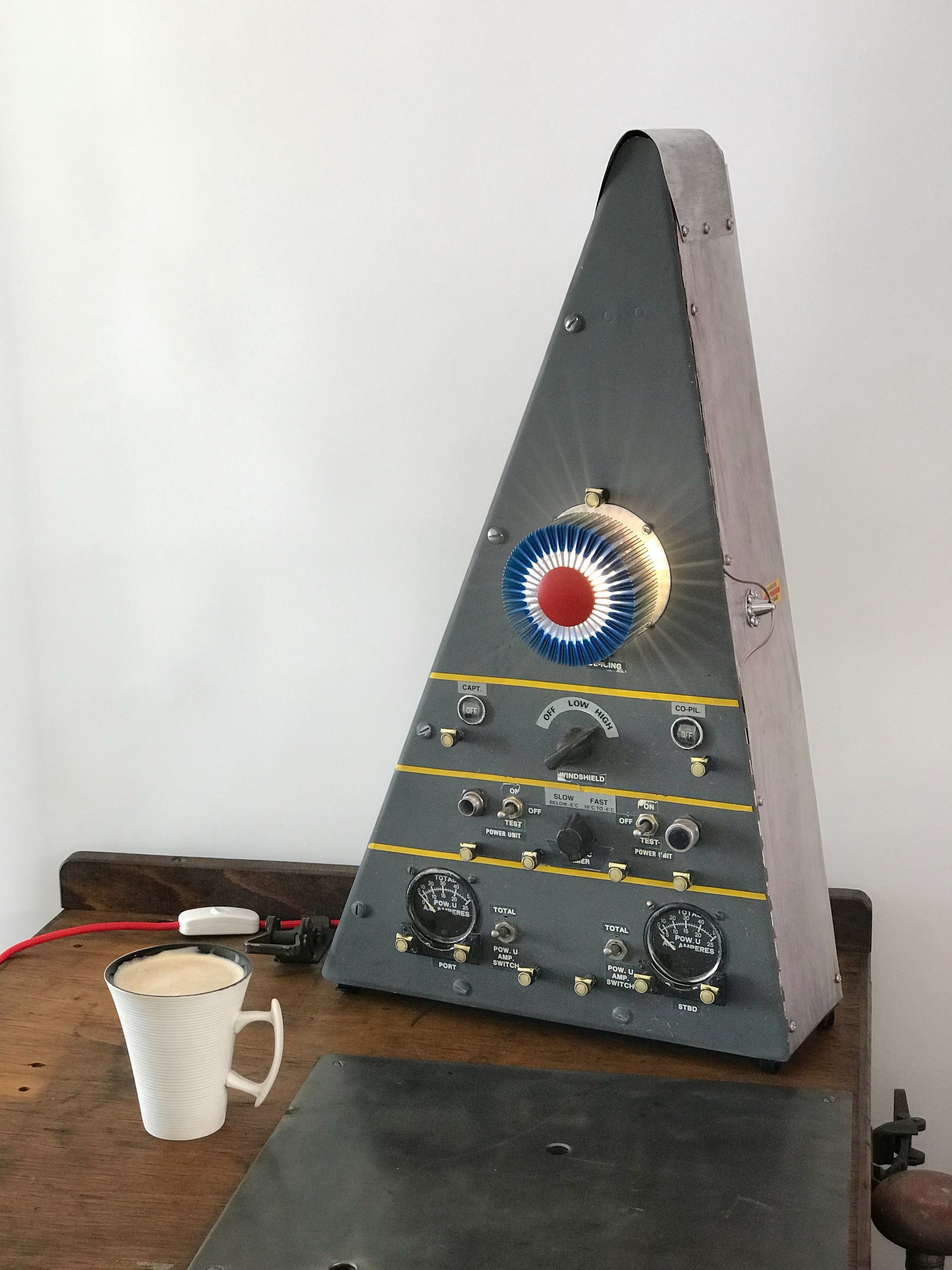 Style Classics Cockpit Leuchte Möbel aus Flugzeugteilen, Autos, Schiffen