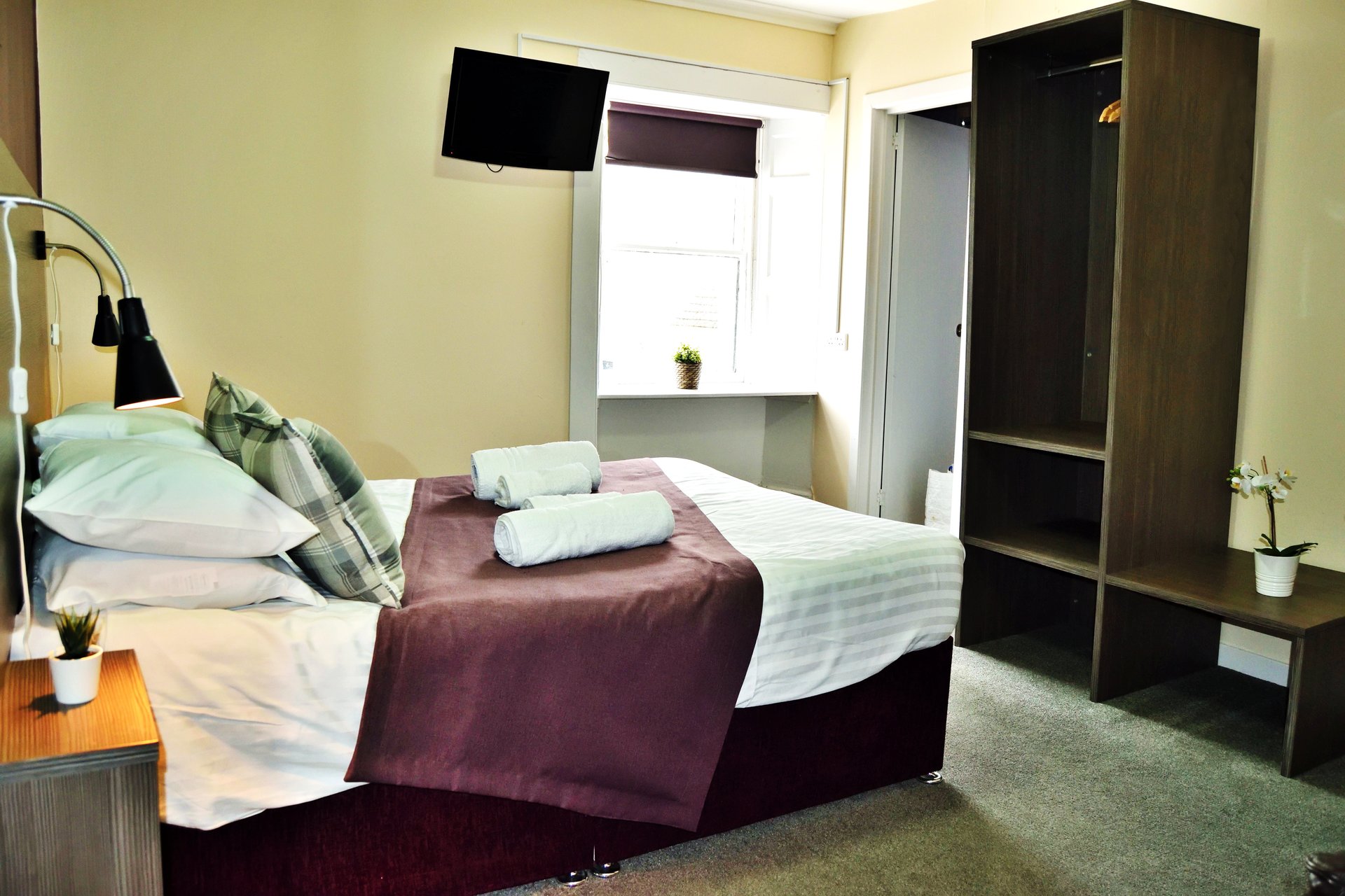 Breadalbane Arms Hotel Gallery