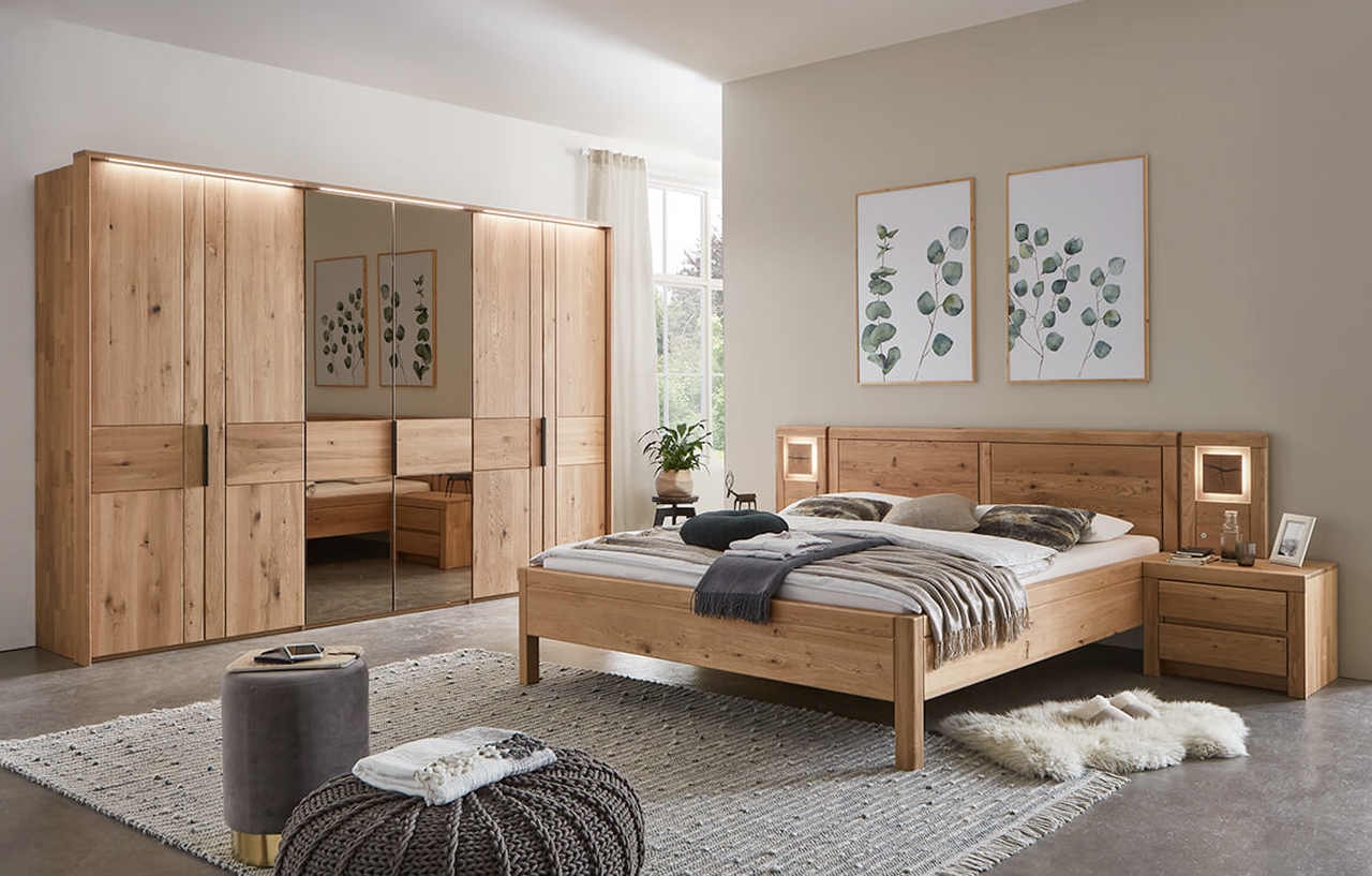 Hochwertige Schlafzimmer - Betten und Beimöbel