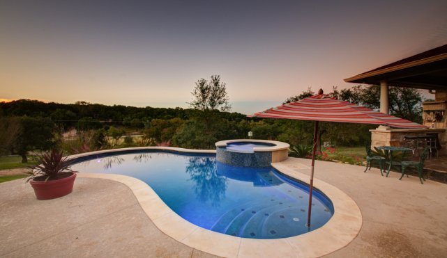 Edgewater Pools - Quality Custom Pools & Outdoor Living