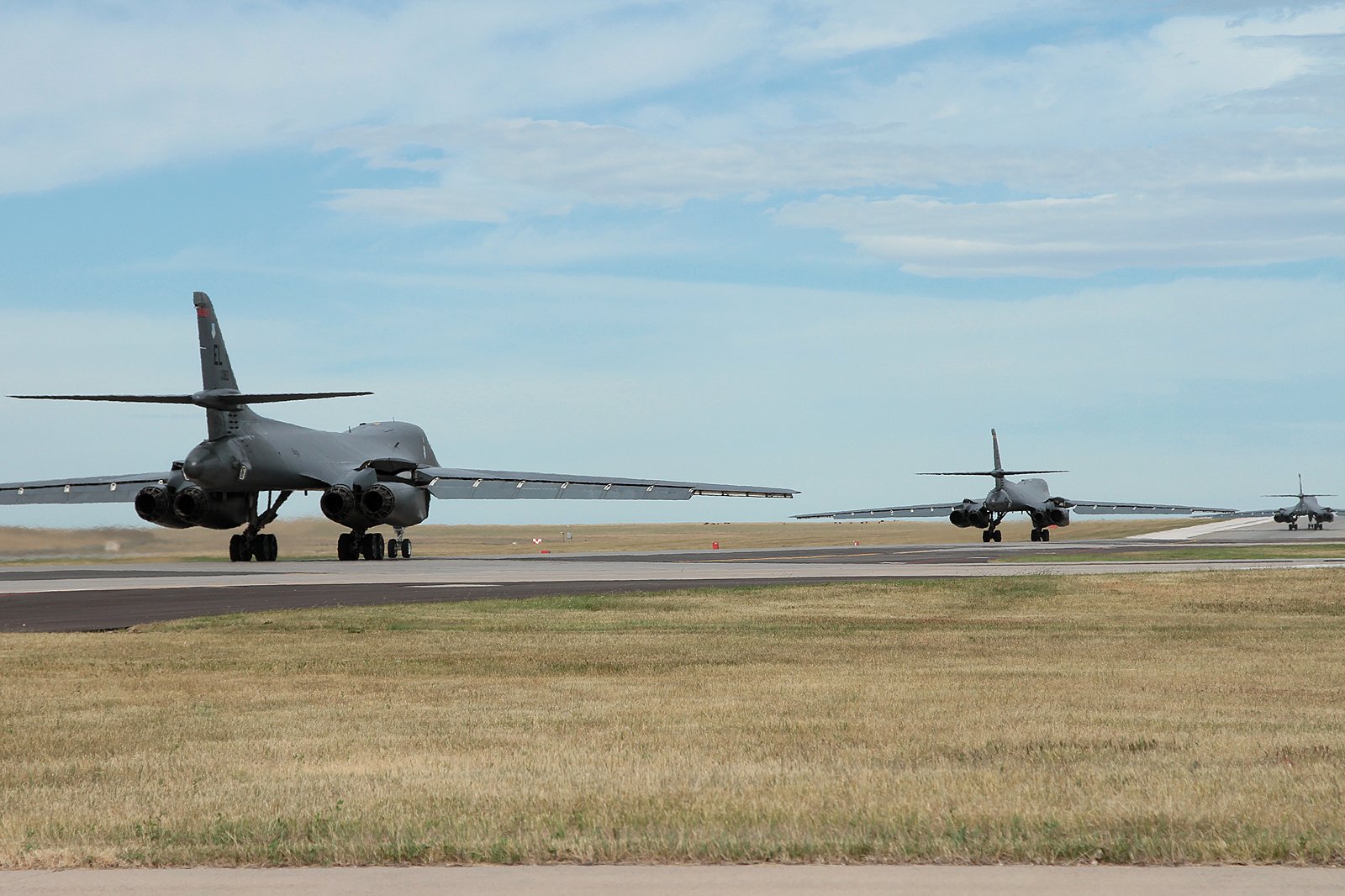 Aviation Reporting Showcasing military aviation photography