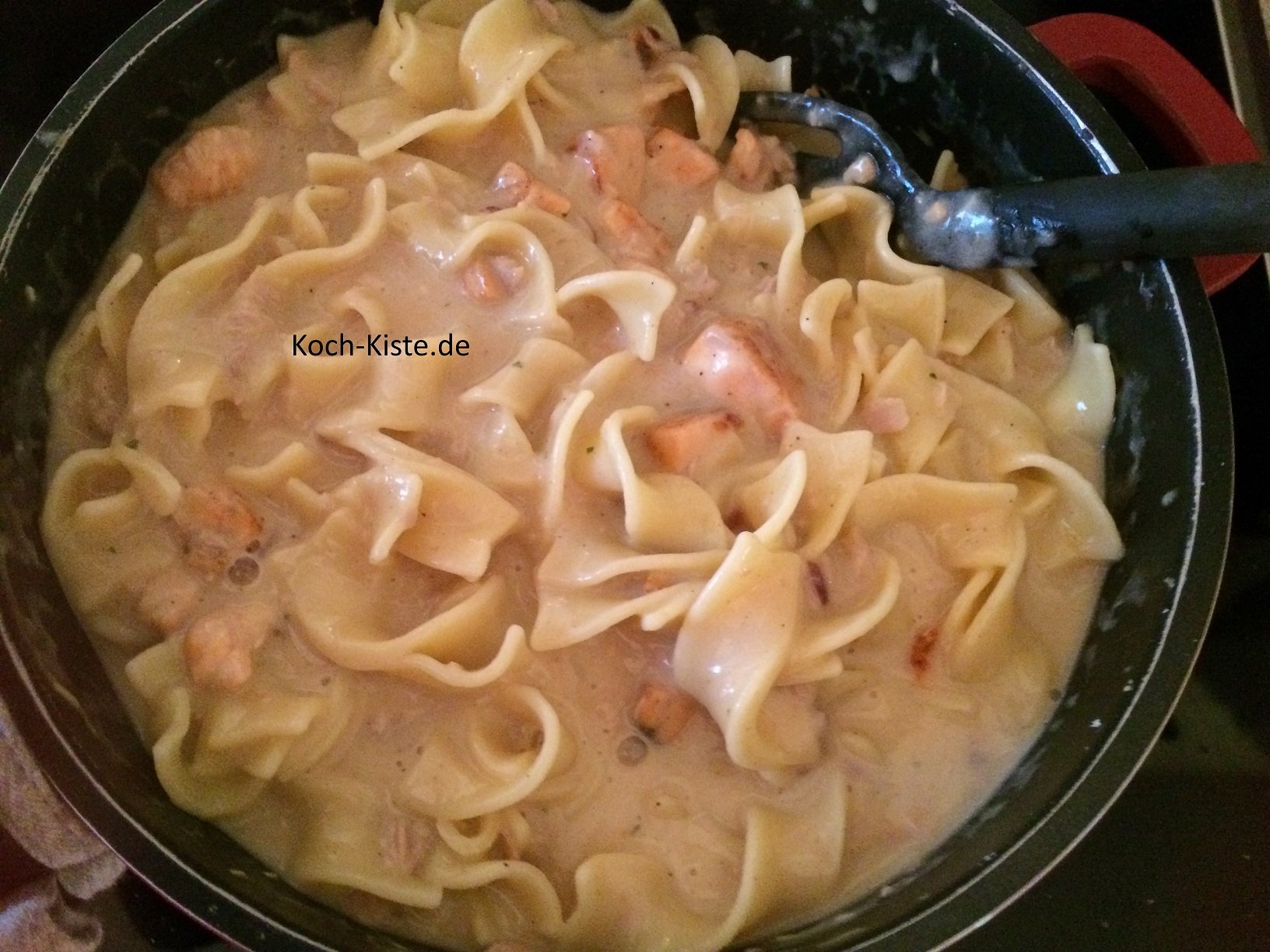 Lachs in Sahnesoße mit Bandnudeln